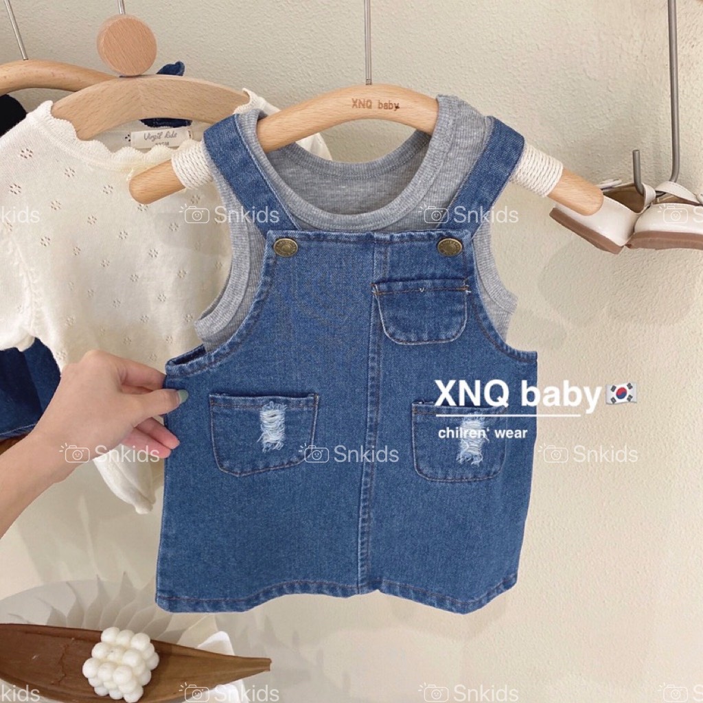￼bg78- yếm bò xanh kèm áo xám SN bé gái
