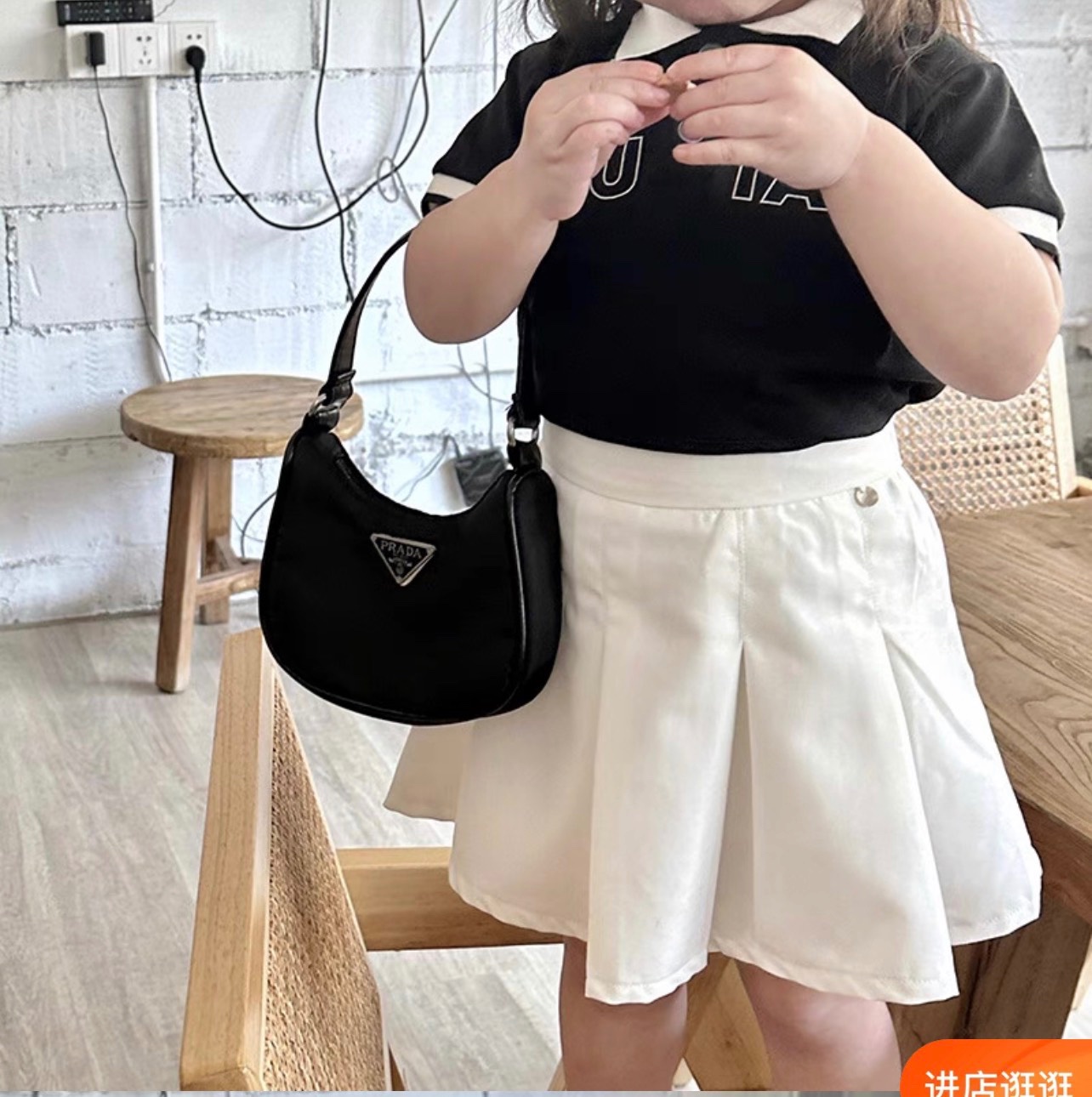 ￼bg79- bộ áo đen MBIAE cv trắng xếp ly bé gái