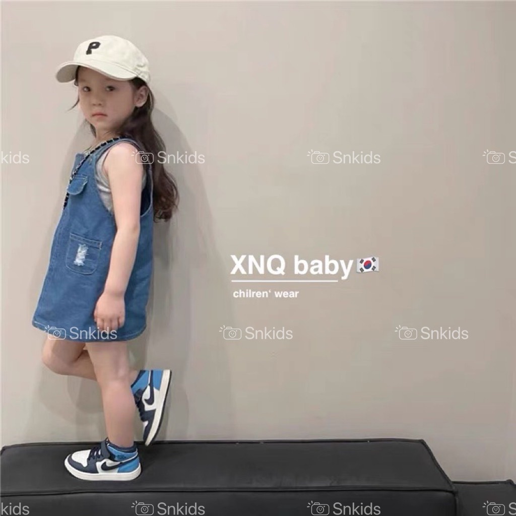 ￼bg78- yếm bò xanh kèm áo xám SN bé gái