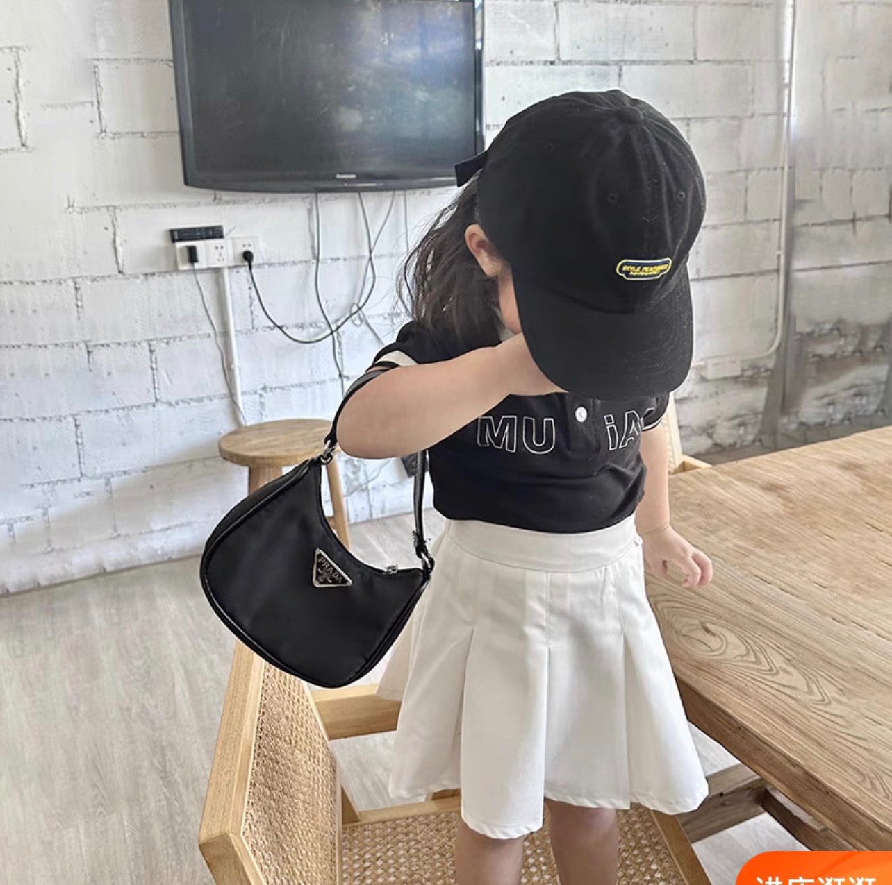 ￼bg79- bộ áo đen MBIAE cv trắng xếp ly bé gái