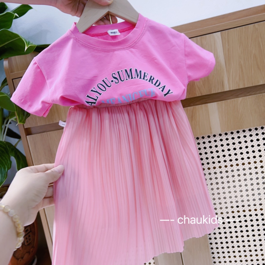￼bg83- bộ áo kèm chân váy dập ly hồng cho bé