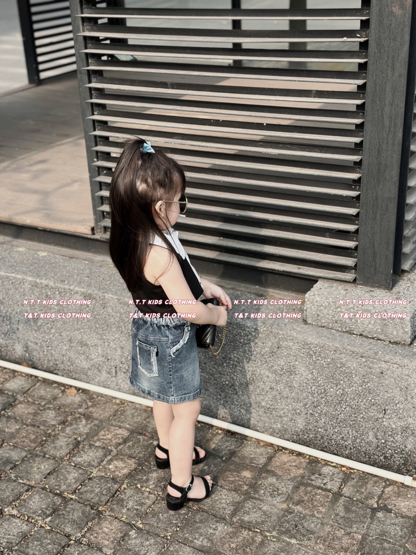 ￼bg84- bộ áo crop cổ bẻ cv jean bé gái