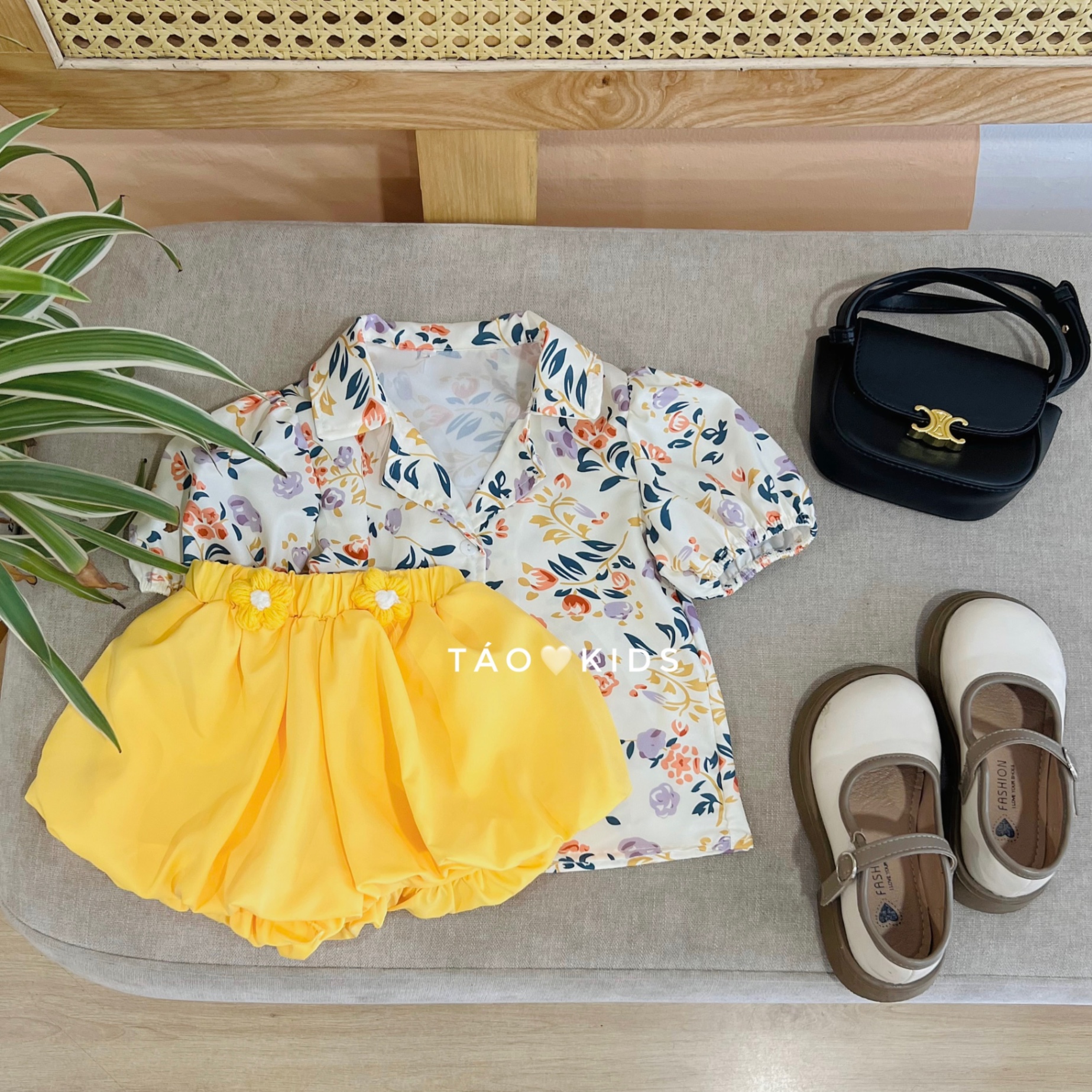 ￼bg87- bộ áo hoa cổ vest quần bồng bé gái