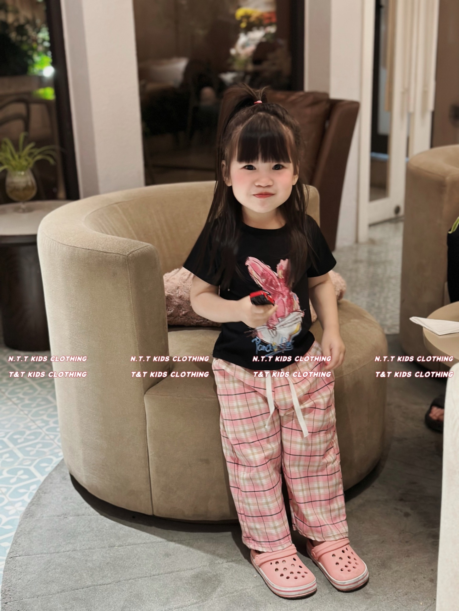 ￼bg85- bộ áo thỏ quần kẻ hồng bé gái