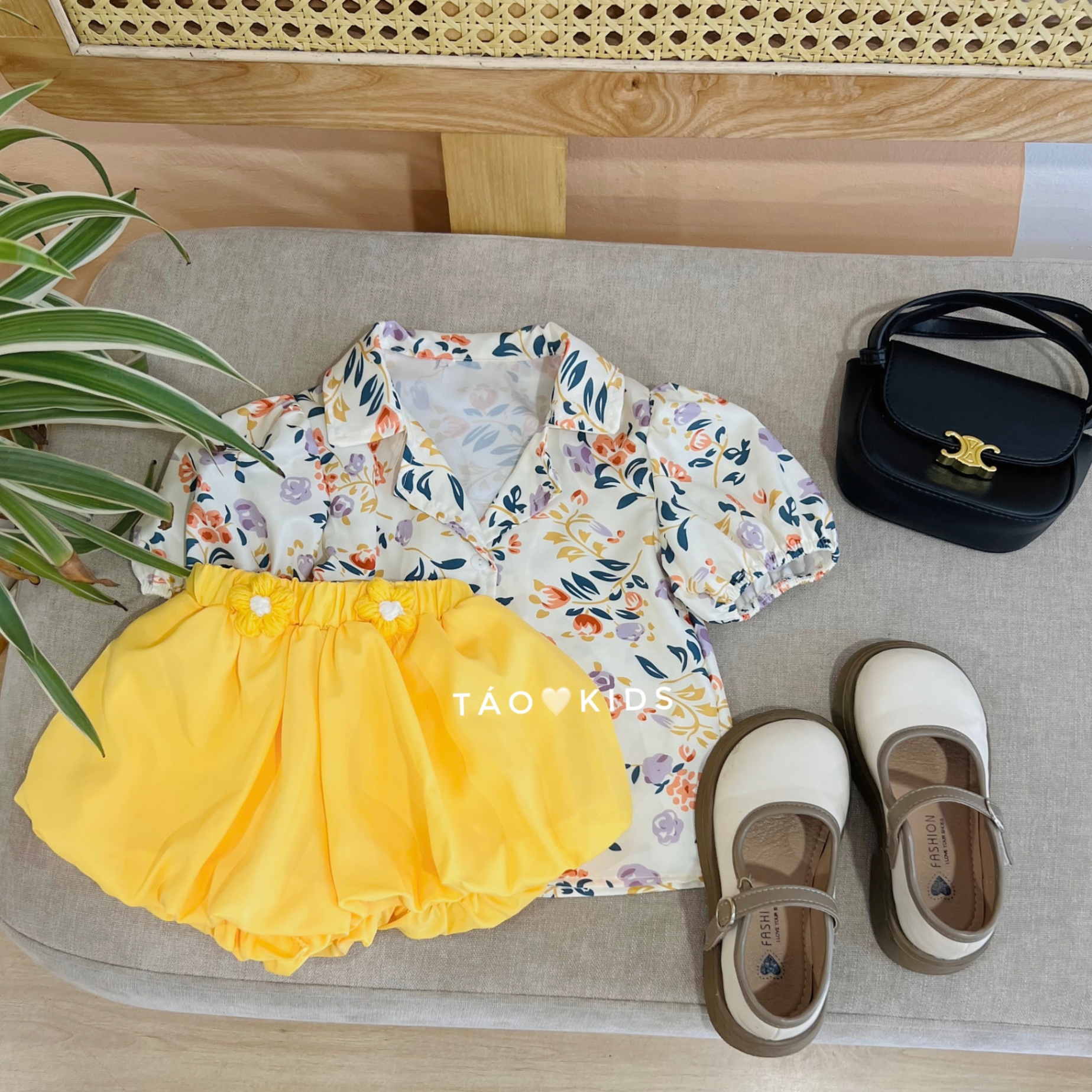 ￼bg87- bộ áo hoa cổ vest quần bồng bé gái