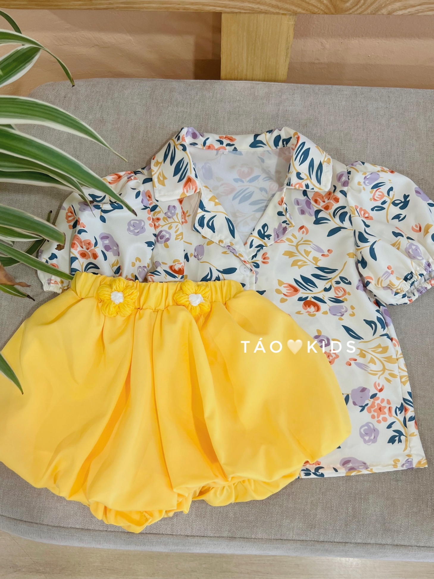 ￼bg87- bộ áo hoa cổ vest quần bồng bé gái