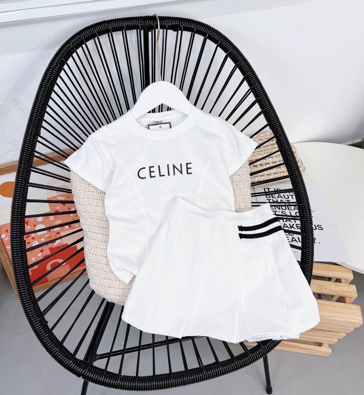 ￼bg202- bộ áo cotton chân váy xếp ly đen trắng tm bé gái