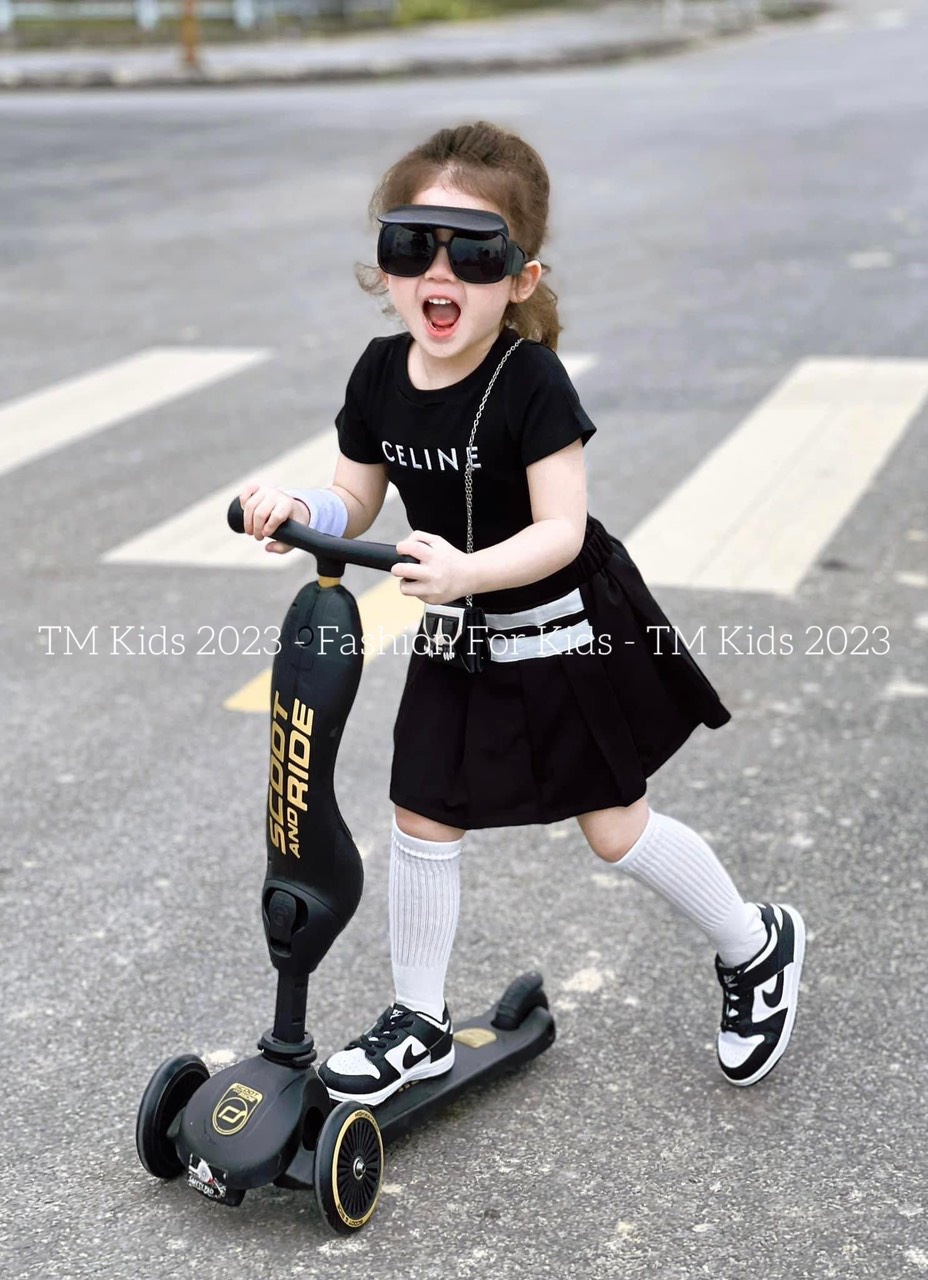 ￼bg202- bộ áo cotton chân váy xếp ly đen trắng tm bé gái