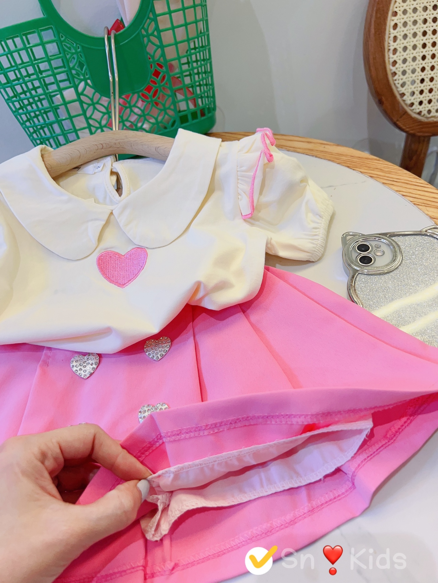 Bg289- bộ áo trái tim chân váy hồng xếp ly bé gái