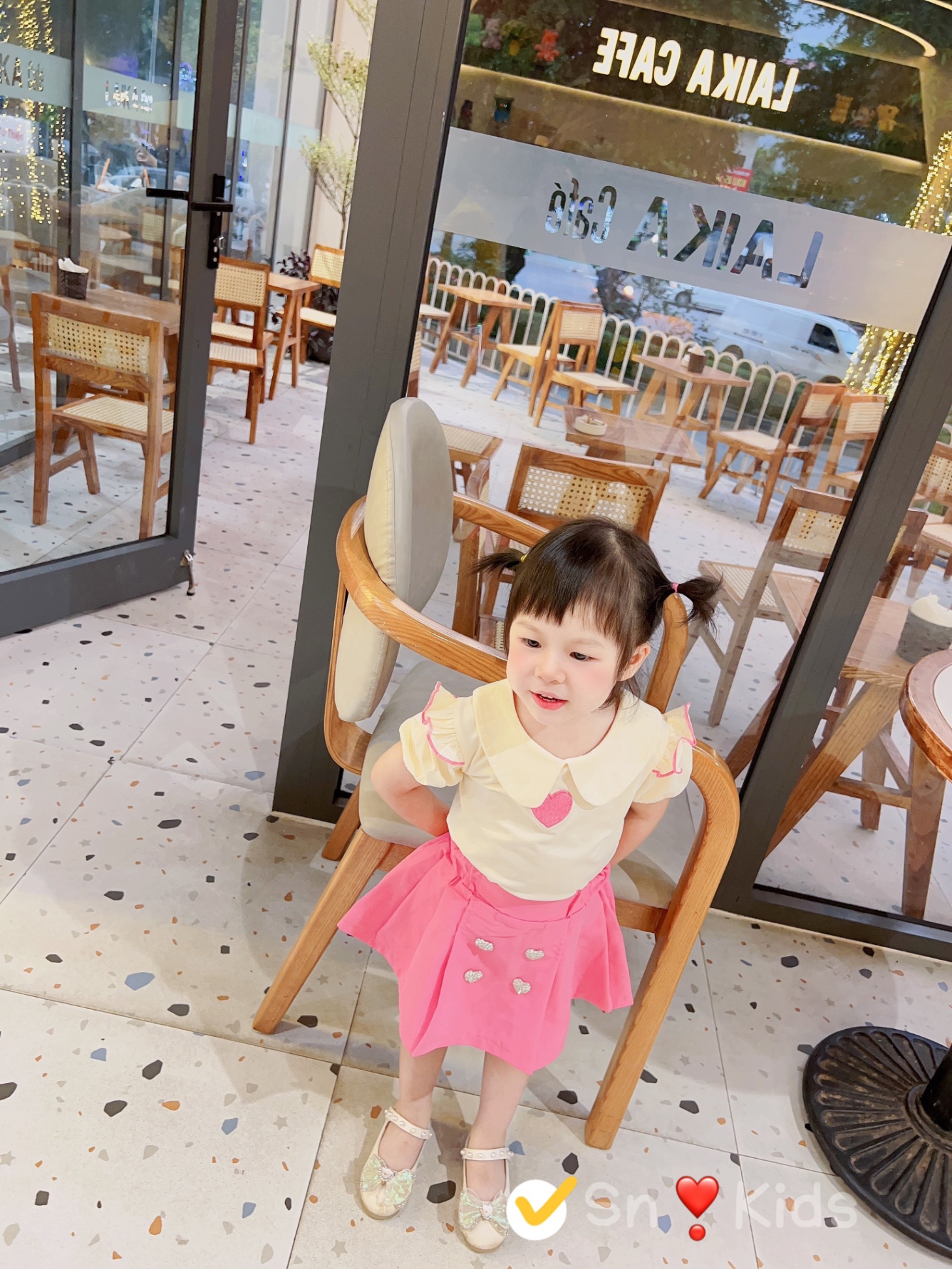 Bg289- bộ áo trái tim chân váy hồng xếp ly bé gái