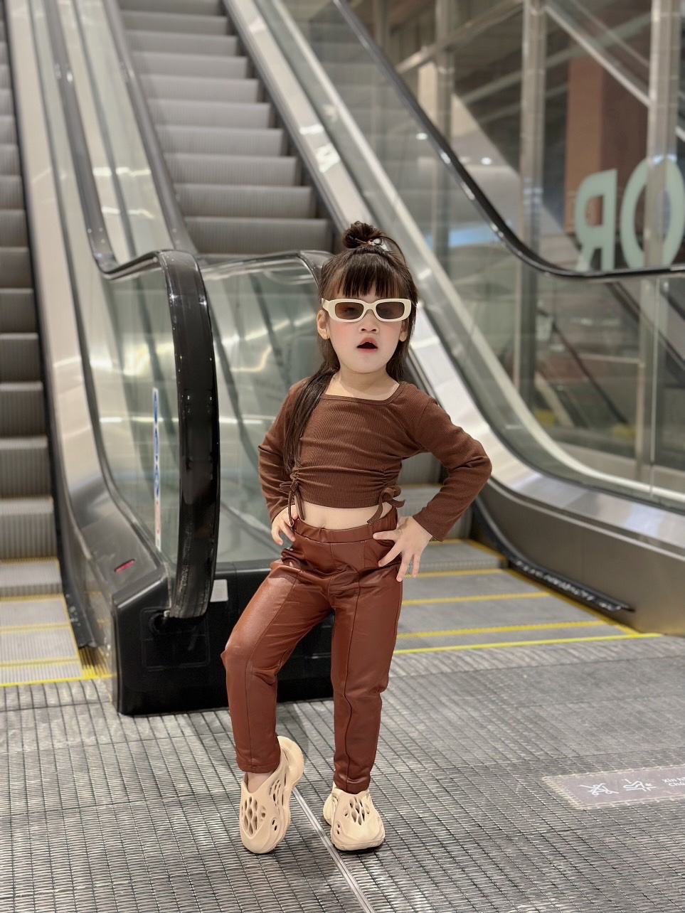 Bg690- bộ áo tăm quần da nâu đen cho bé