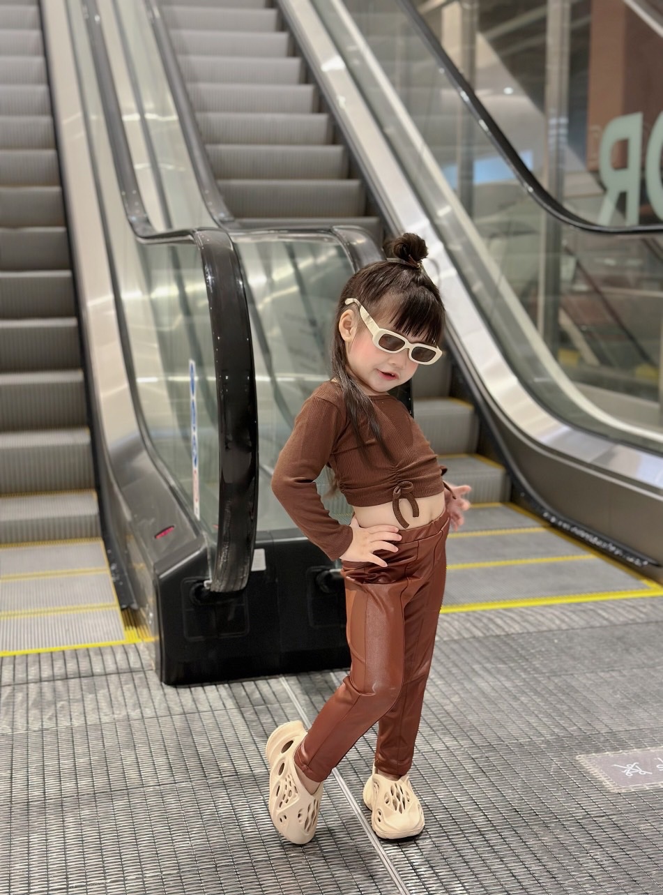 Bg690- bộ áo tăm quần da nâu đen cho bé