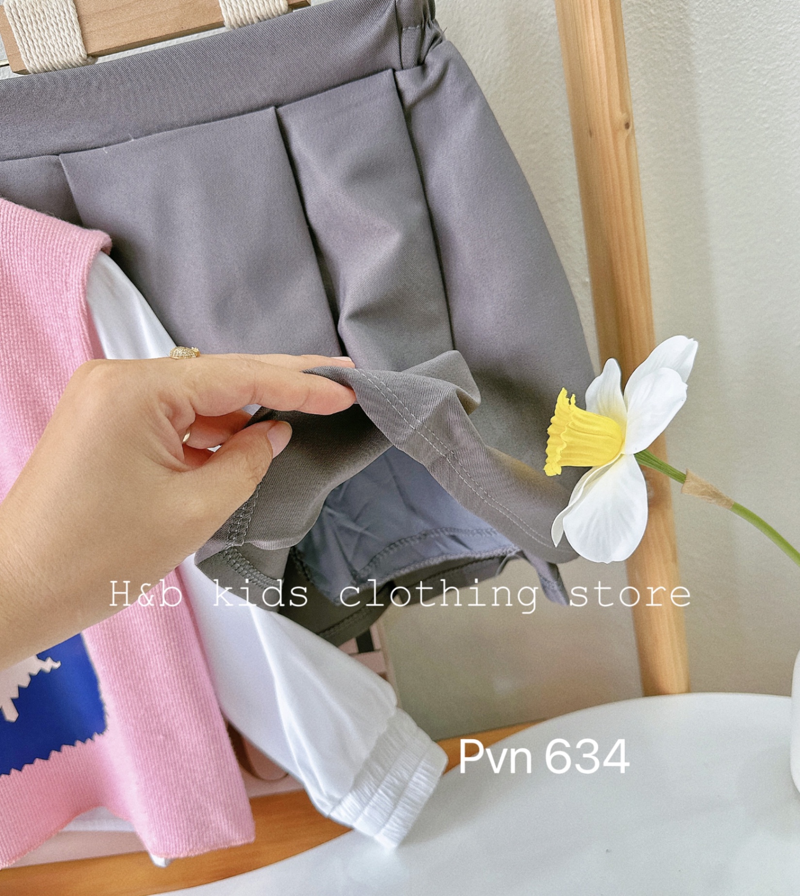 Sét 3 chi tiết gile len hồng cho bé