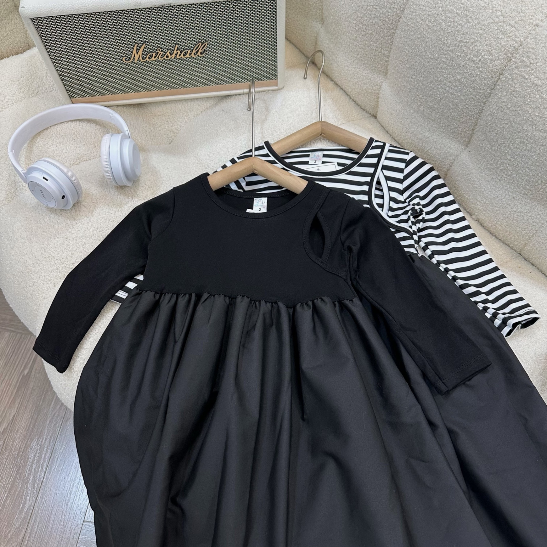 Bg721- váy đen kẻ dài tay sn cho bé