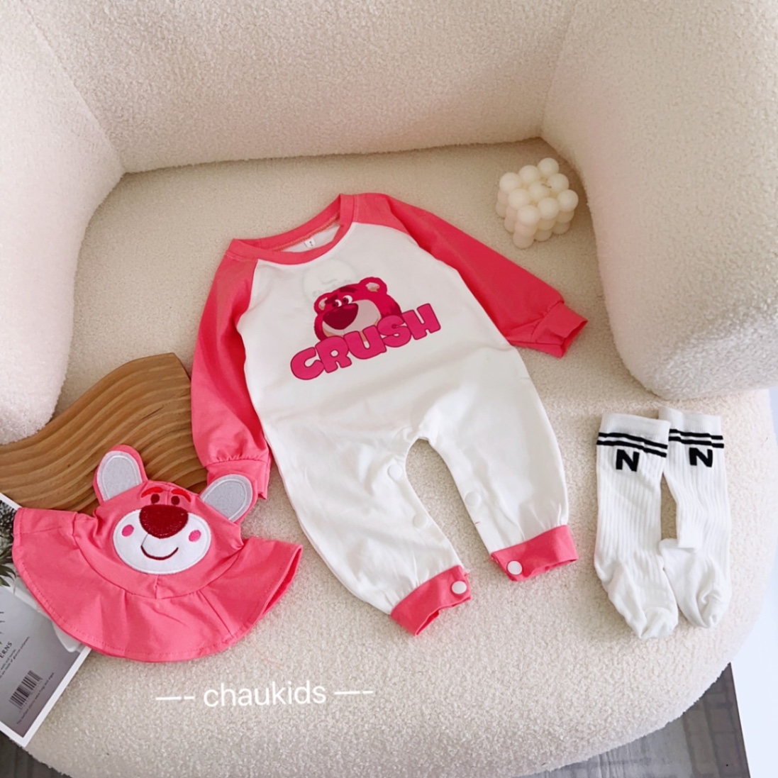 Body gấu dâu kèm mũ cho bé