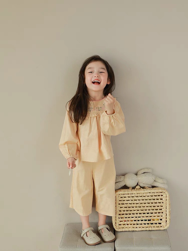 Sét bộ áo thêu cổ vuông quần xuông