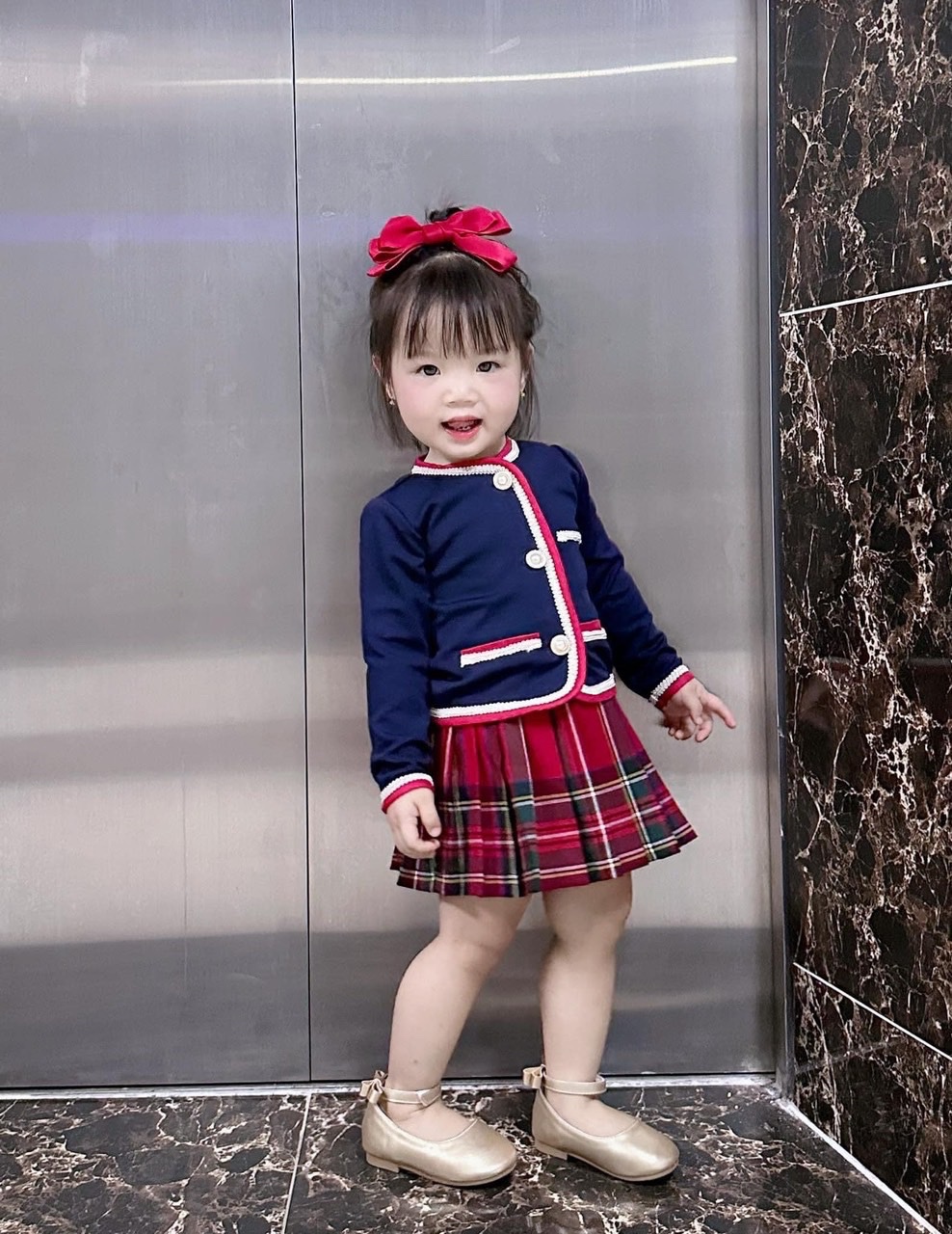 Sét áo cúc ngọc xanh than cv kẻ caro đỏ cho bé