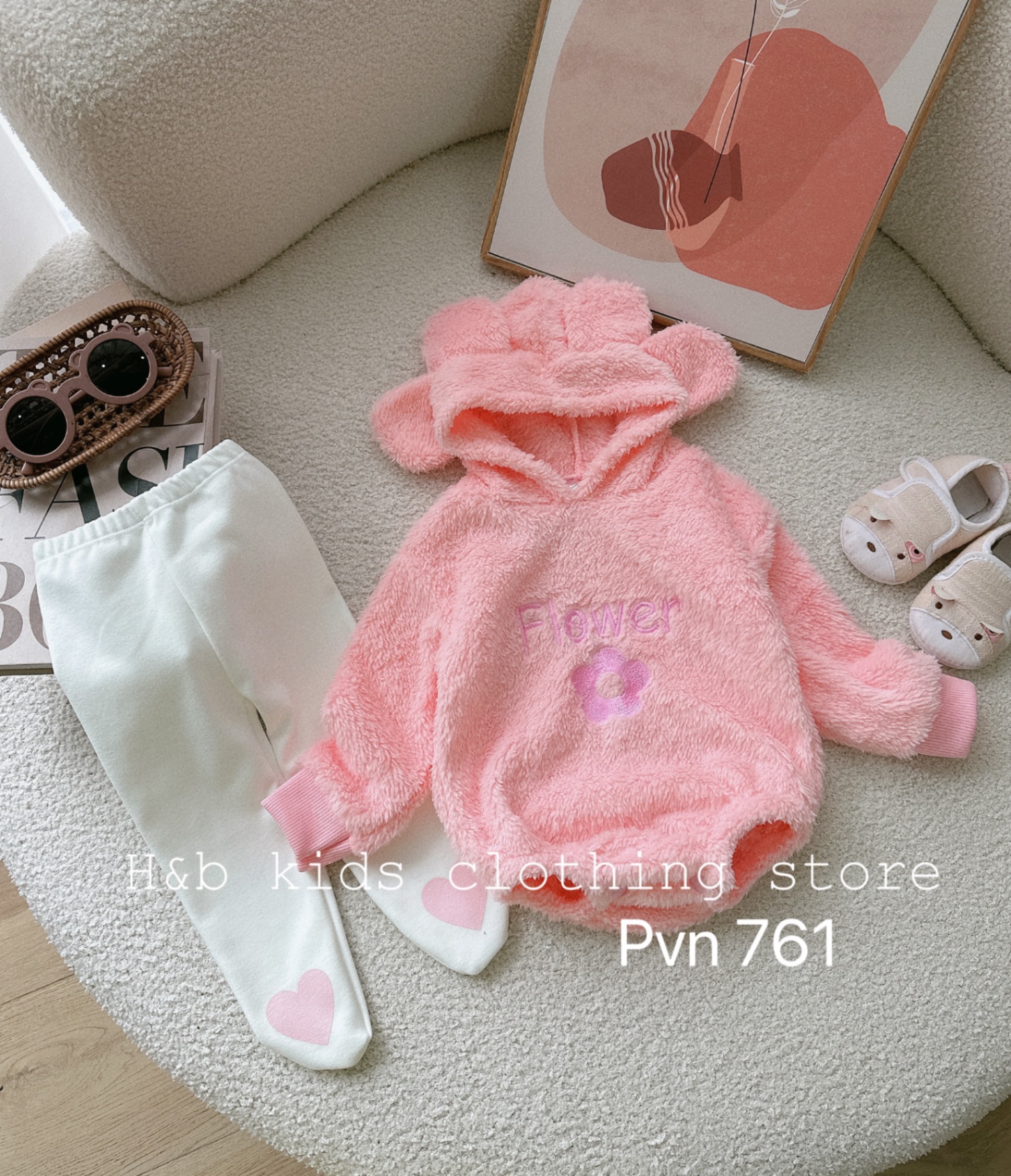 Body lông hồng thêu hoa bé gái