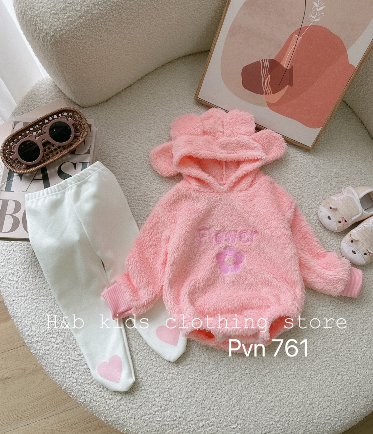 Body lông hồng thêu hoa bé gái