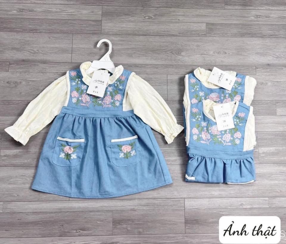 váy xanh thêu hoa phối tay sơ mi cho bé