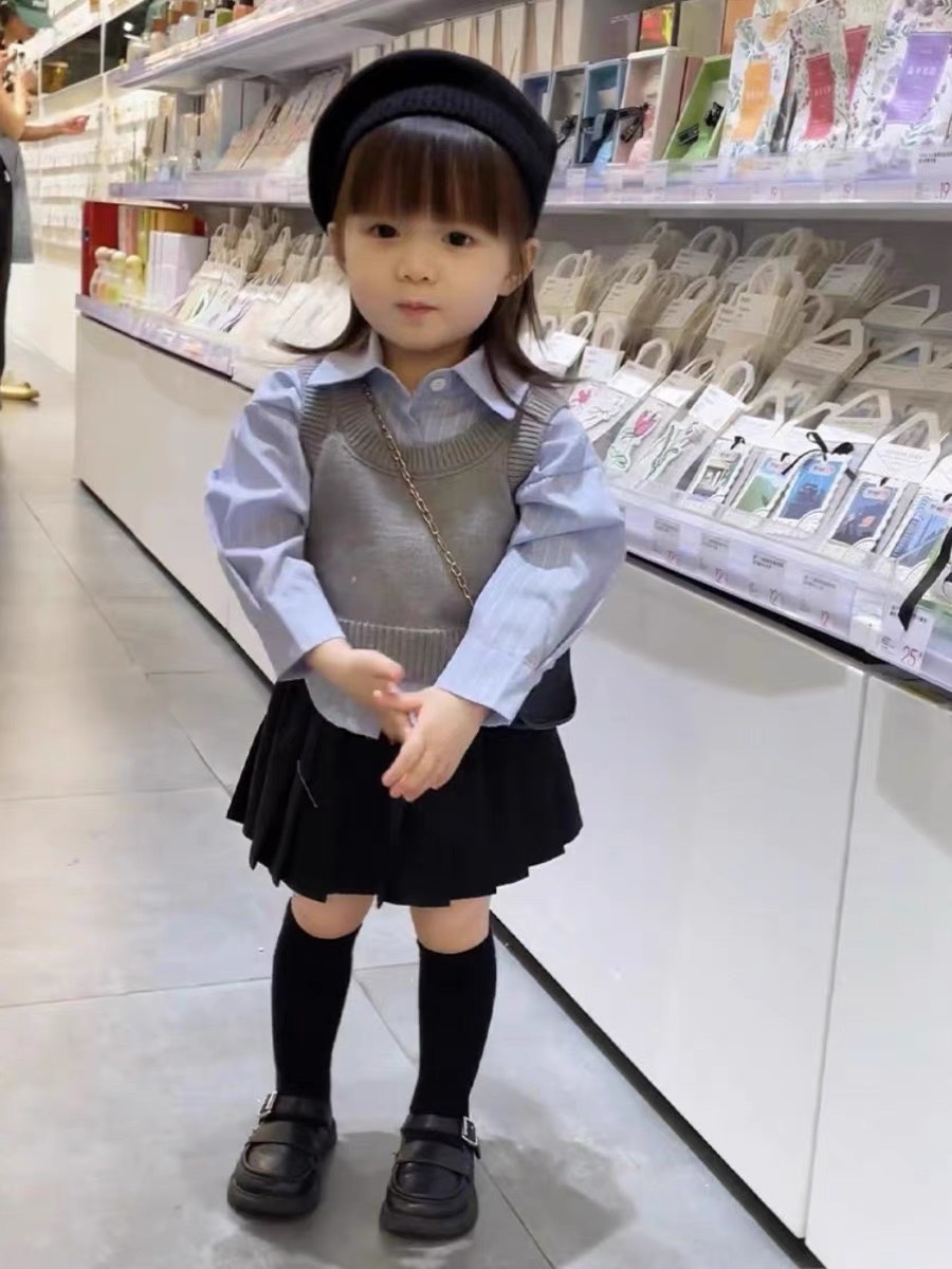 Sét 3 chi tiết áo kẻ sọc áo gile tăm bé gái