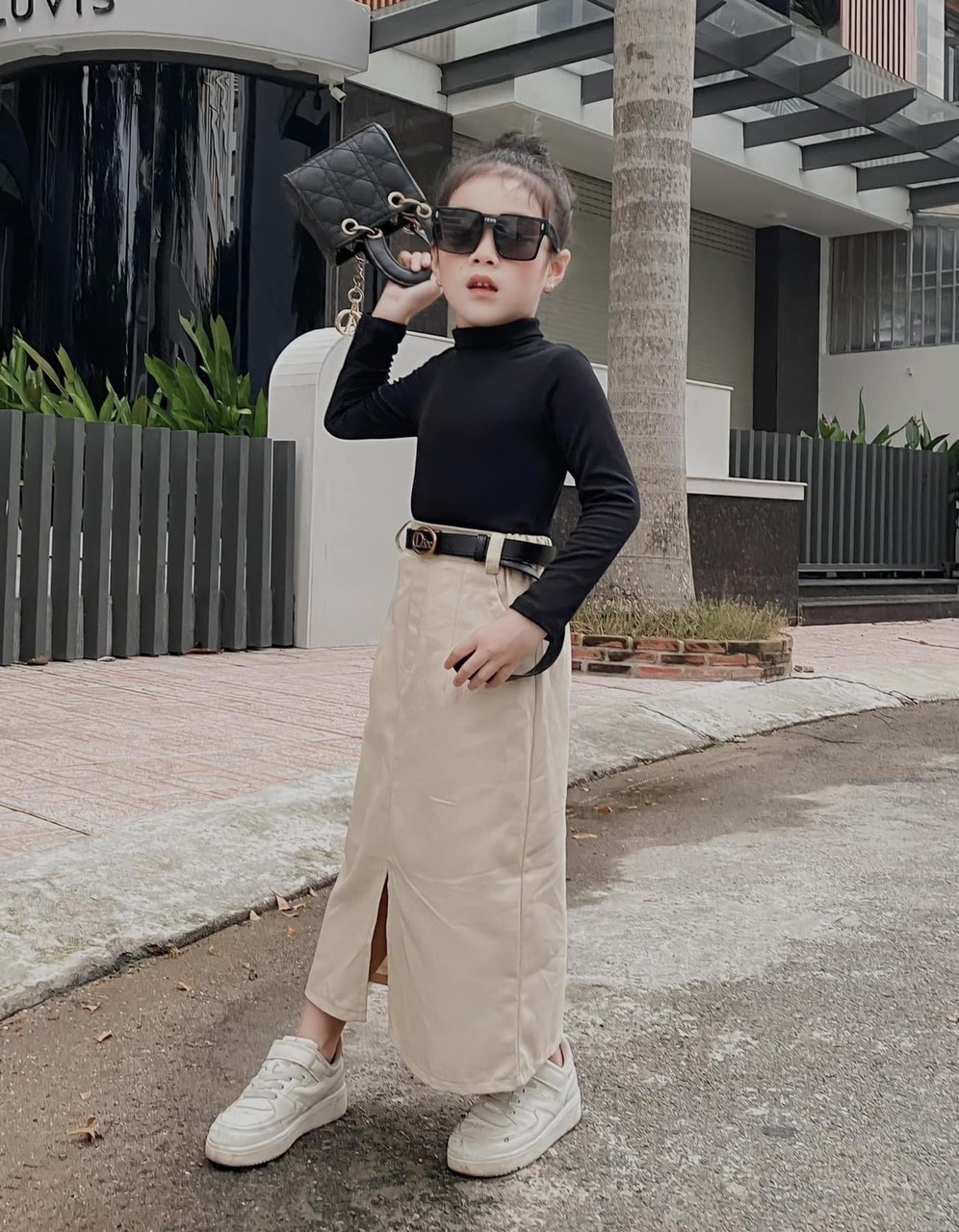 Sét áo đen cv dài kèm đai cho bé