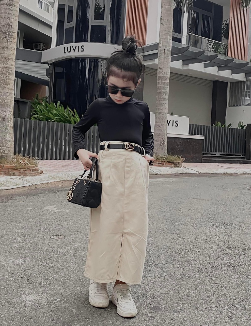 Sét áo đen cv dài kèm đai cho bé