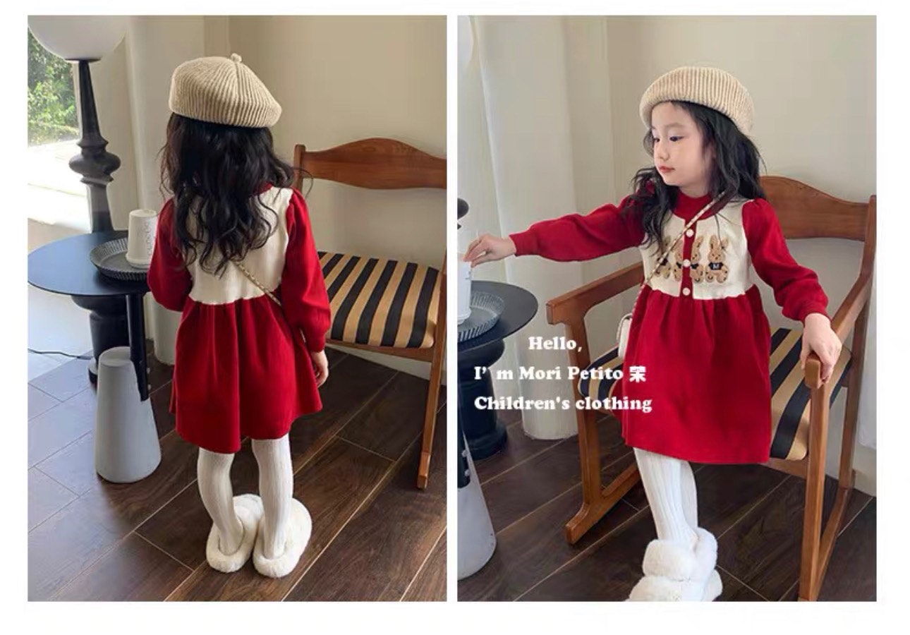 Bg809 váy tăm đỏ hình gấu cho bé