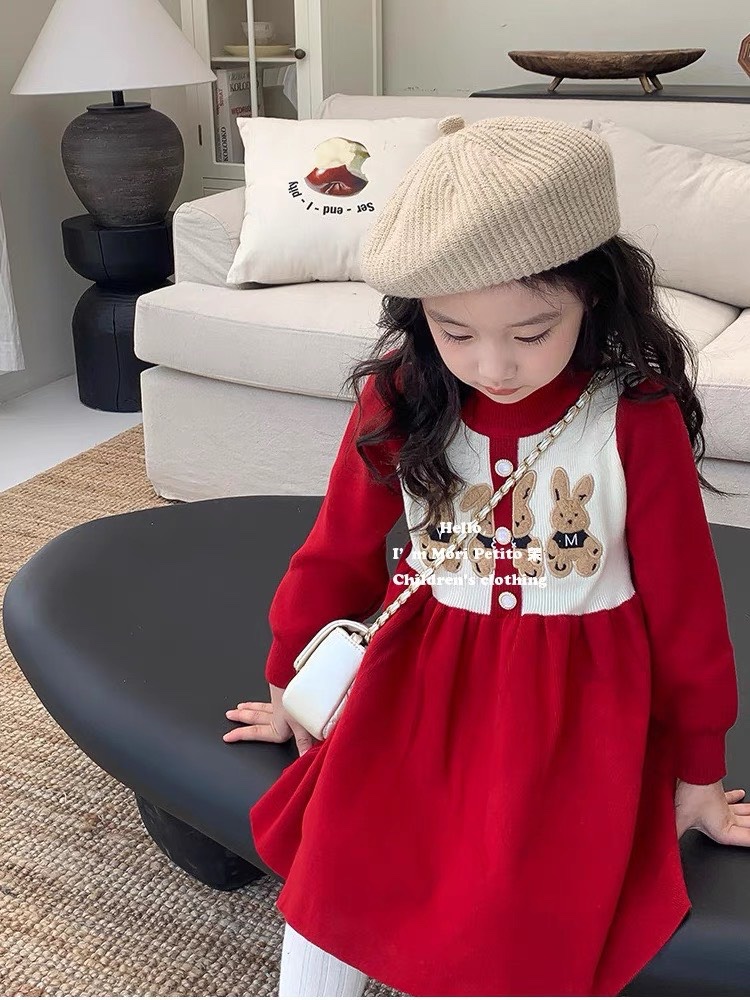 Bg809 váy tăm đỏ hình gấu cho bé