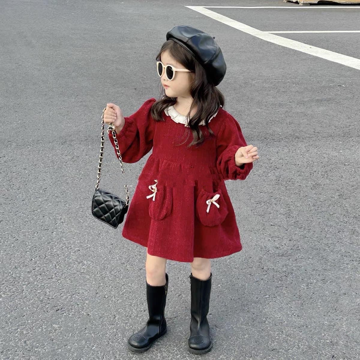 Bg818 váy nhung đỏ óng ánh cổ trắng cho bé