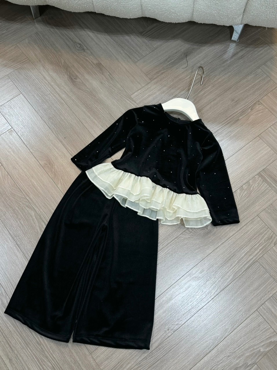Bg830- bộ nhung đen đính đá lấp lánh cho bé
