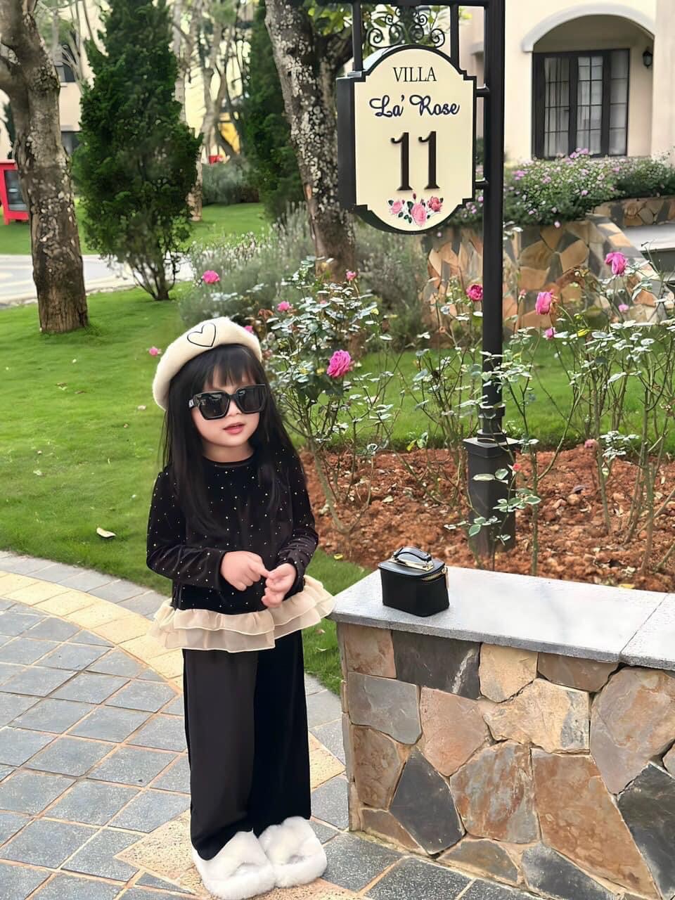 Bg830- bộ nhung đen đính đá lấp lánh cho bé