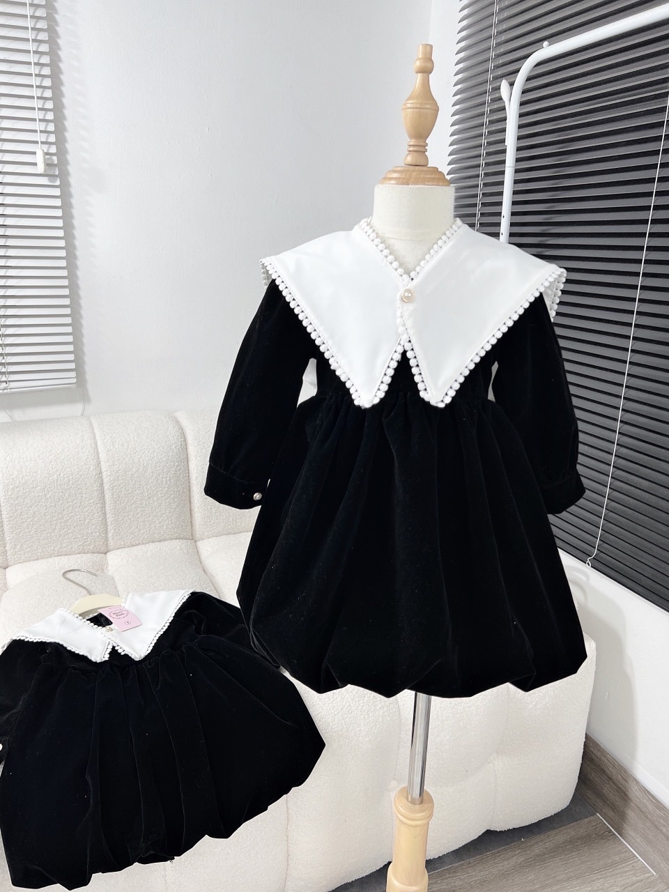 Bg851- váy nhung đen bồng cổ trằng rời cho bé
