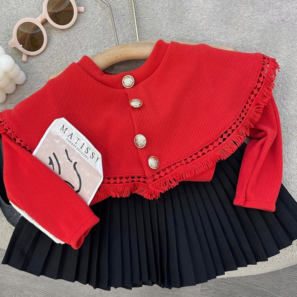 Bg859- sét áo tăm đỏ choàng vai cv đen xếp ly cho bé