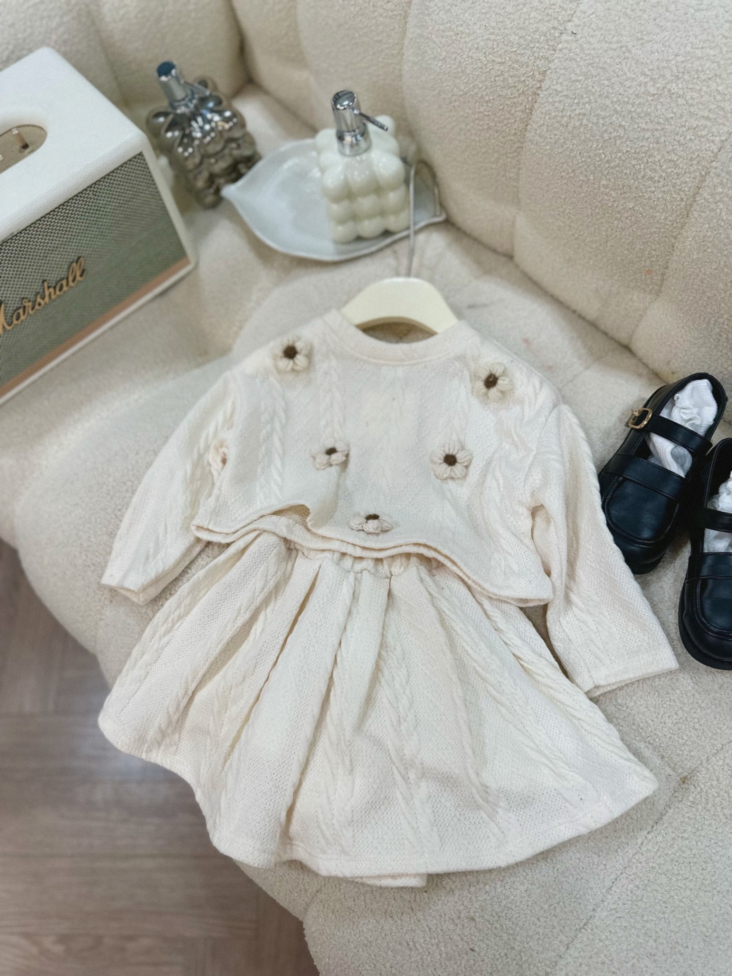 Sét bộ len đính hoa cho bé