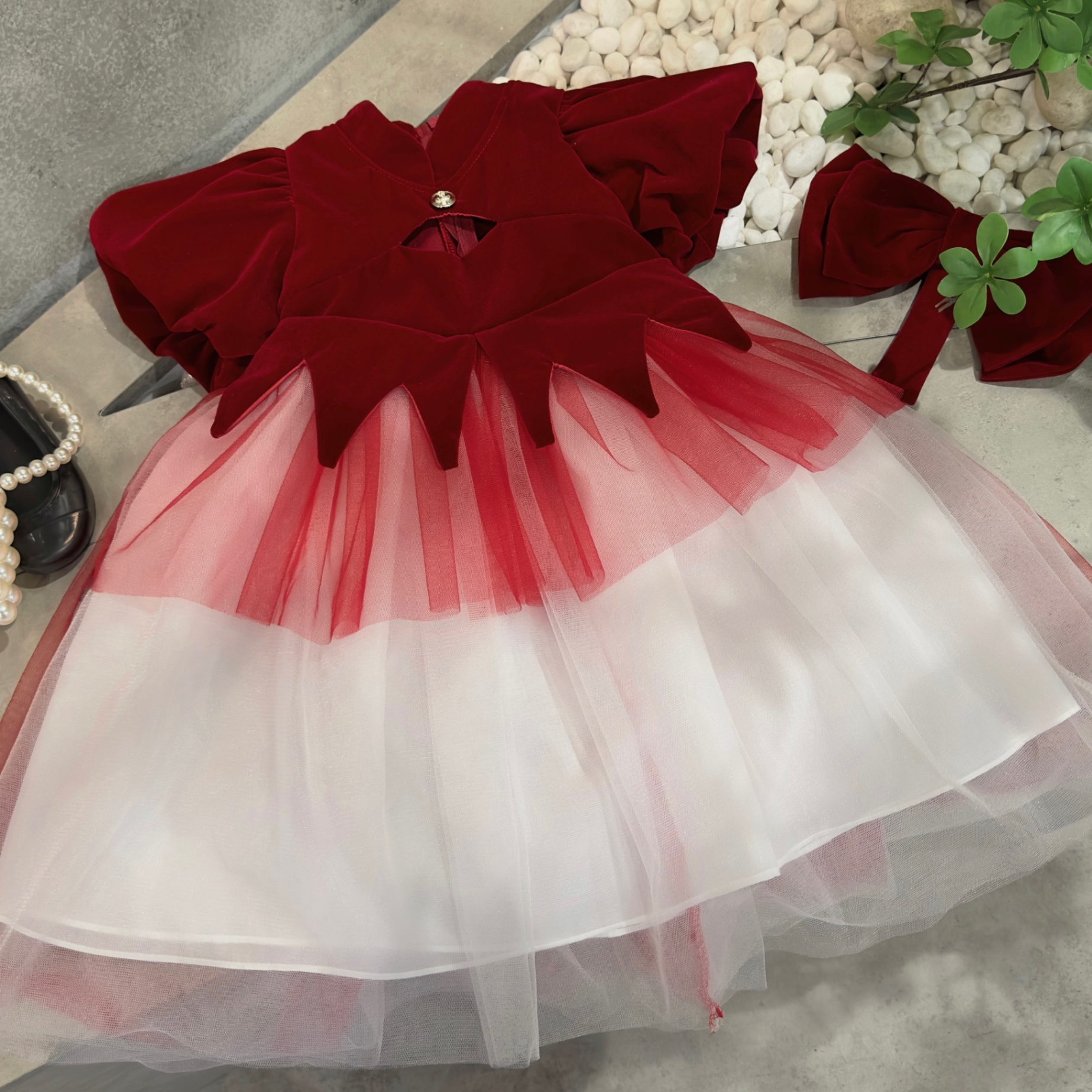 Váy nhung đỏ phối thân ren trắng cho bé