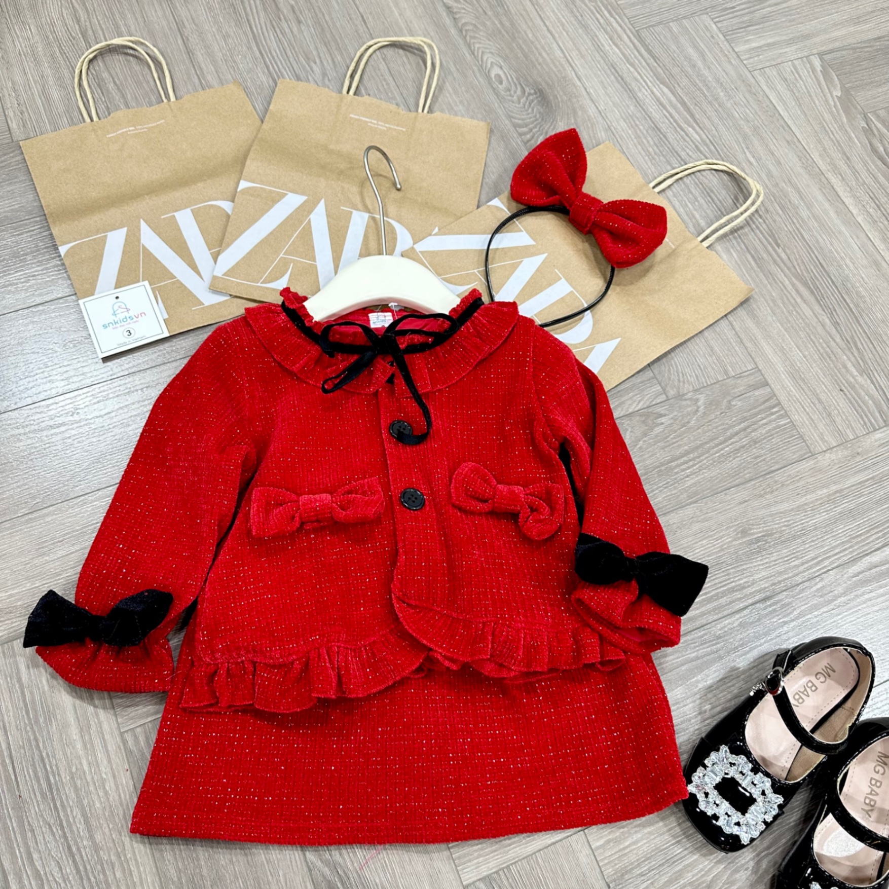 Sét nhung kim tuyến đỏ kèm bờm ( hàng shop)