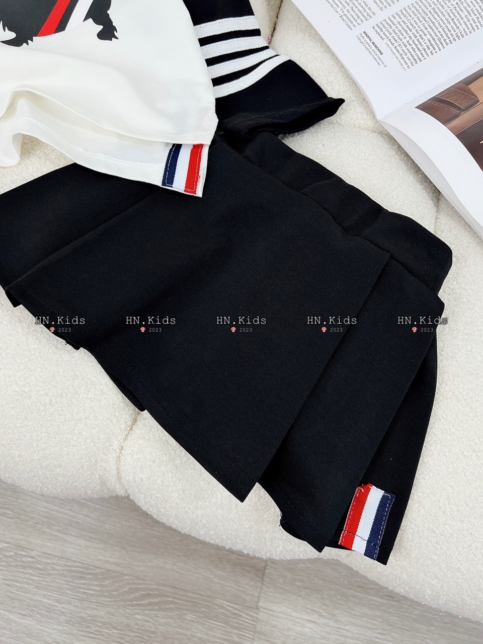 Bộ áo ngựa cv xếp ly đen cho bé