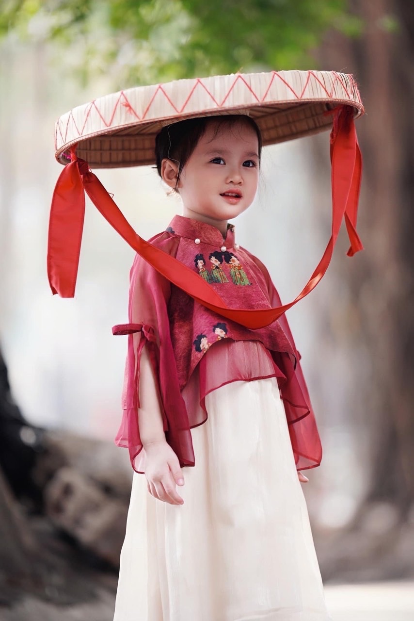 Sét áo yếm đỏ tết quần xuông kem cho bé
