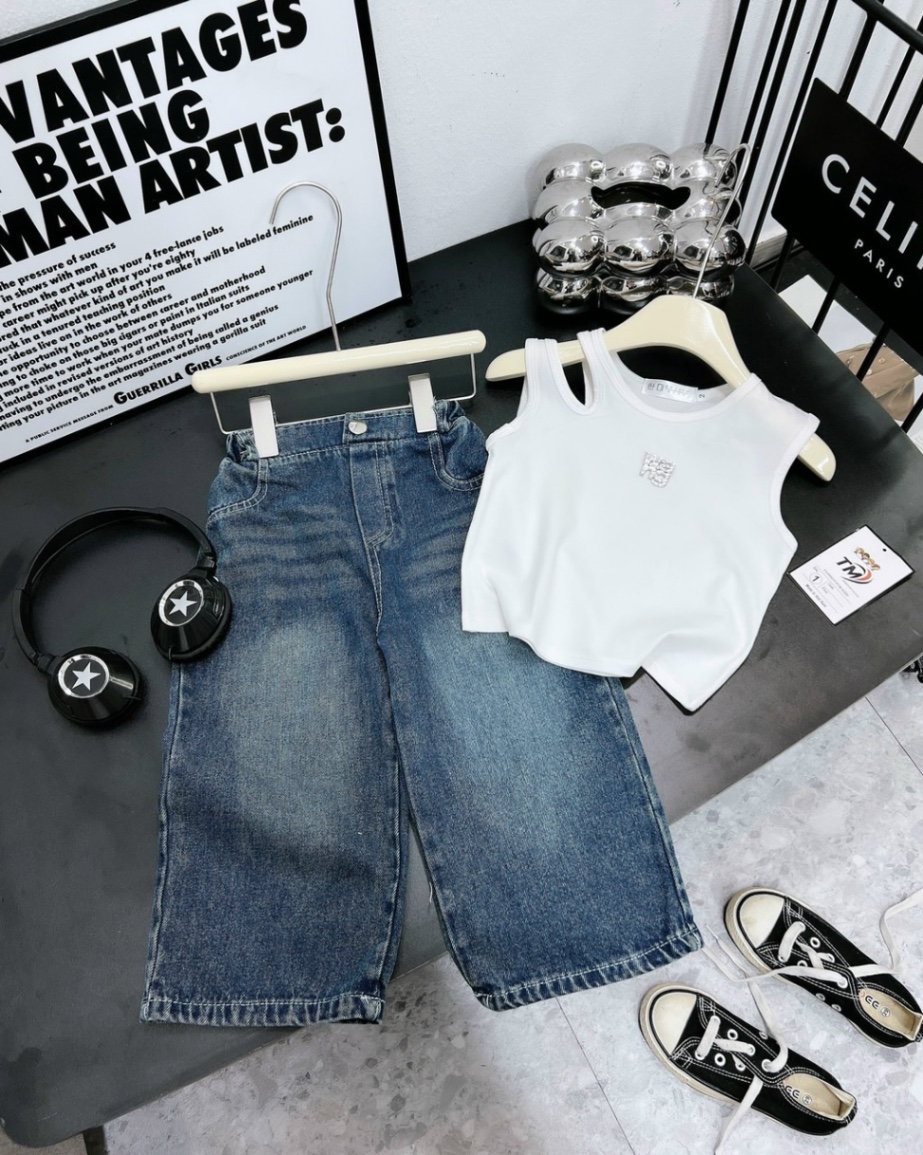 Bộ áo hở vai wang quần bò loe cho bé