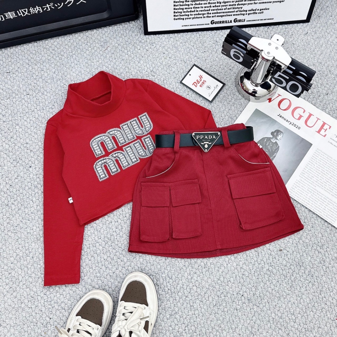 Sét miu đỏ croptop cv hộp kèm đai cho bé