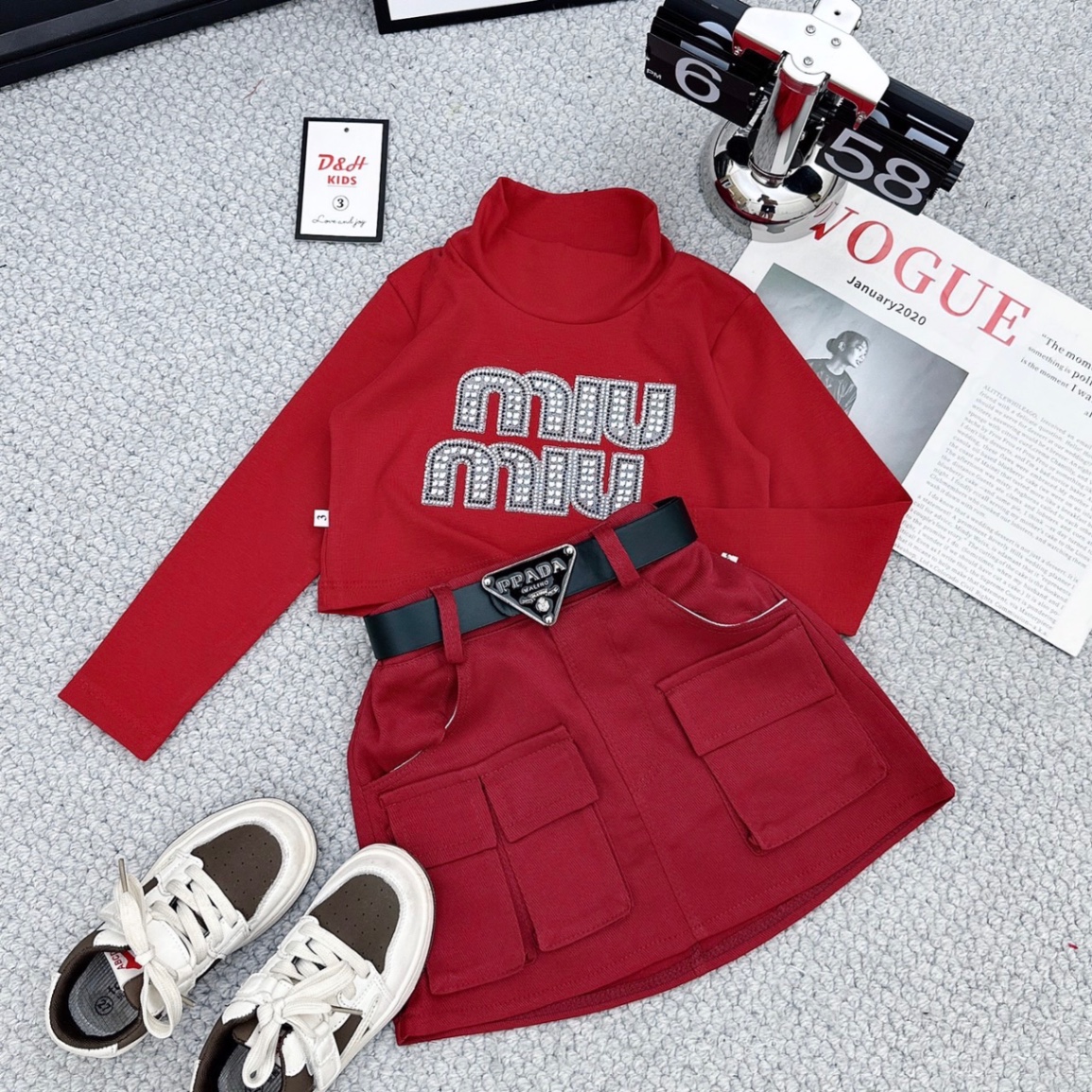 Sét miu đỏ croptop cv hộp kèm đai cho bé