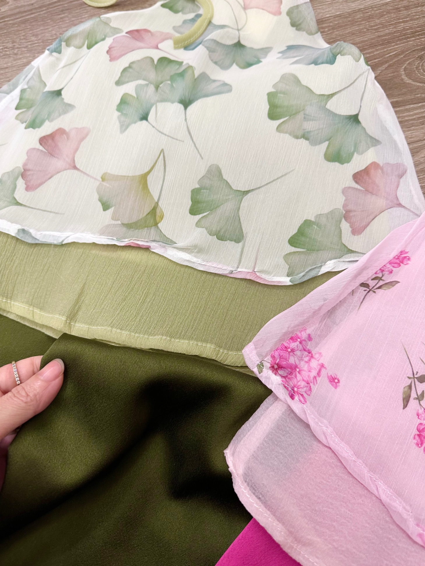 Sét bộ cổ yếm xanh hồng sn cho bé