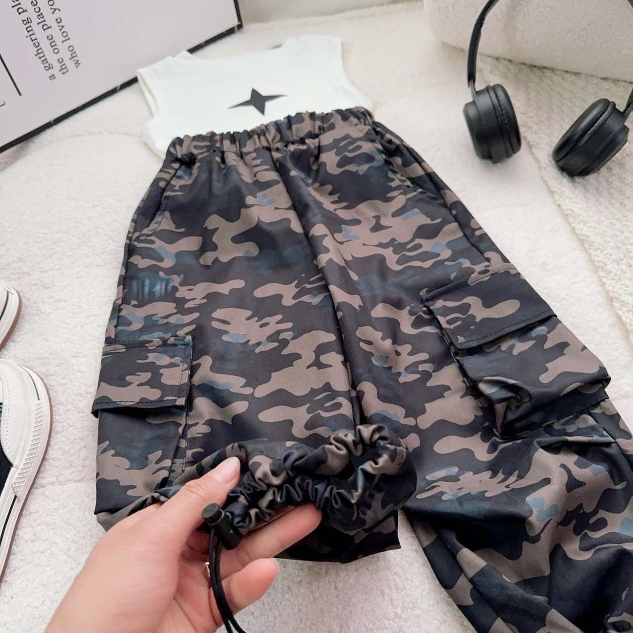 G43- áo tắng croptop quần hiphop rằn ri cho bé