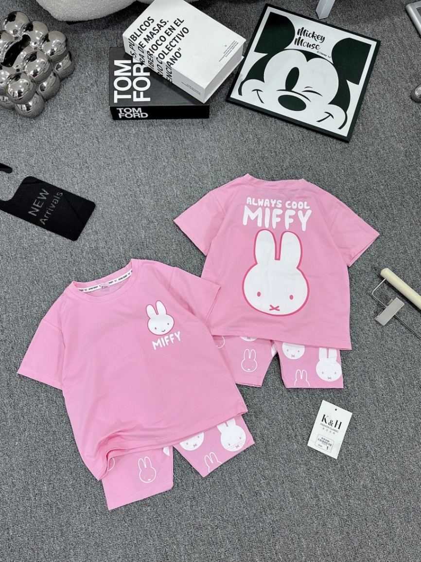 Thỏ hồng legging cho bé gái