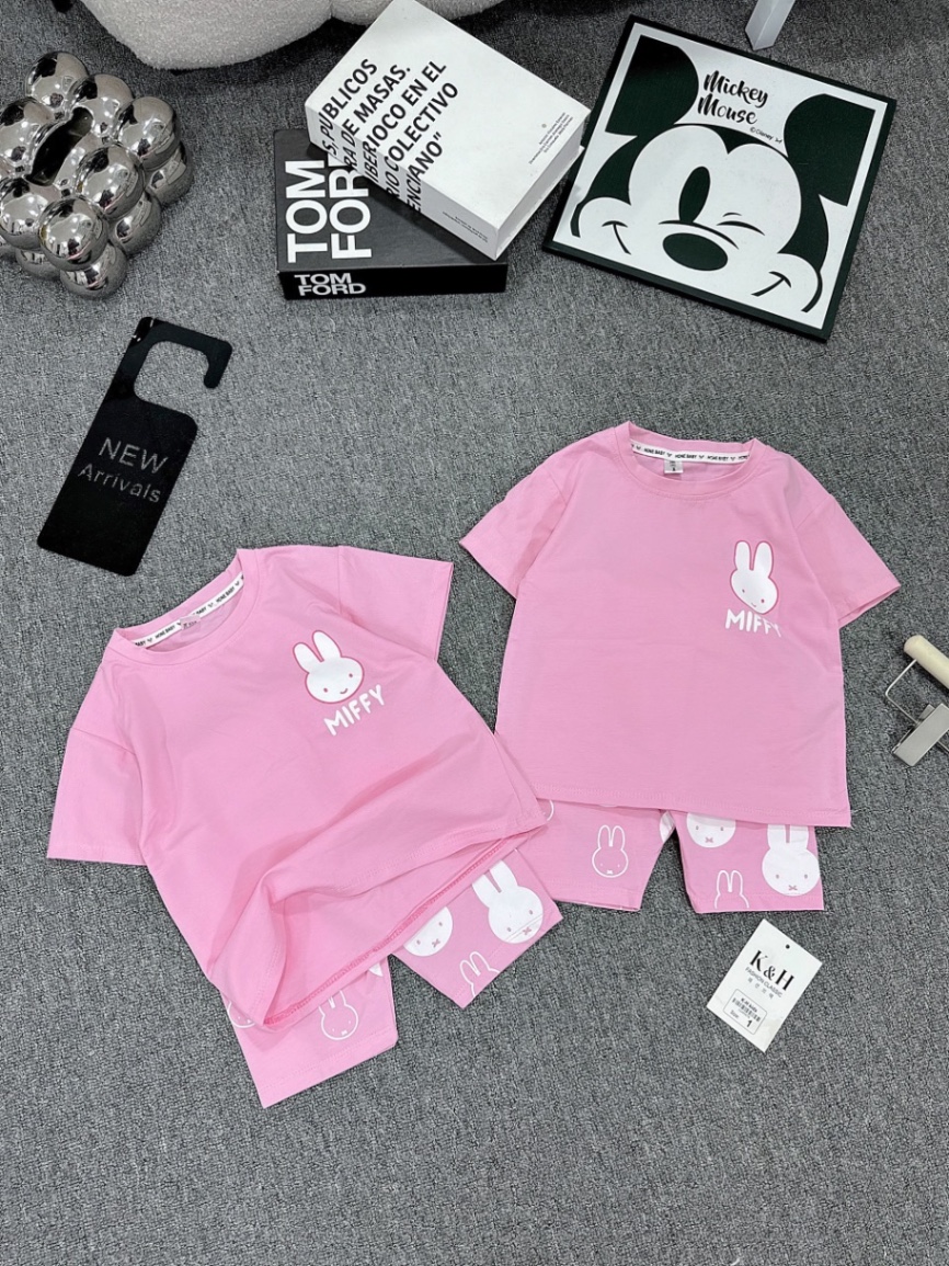 Thỏ hồng legging cho bé gái