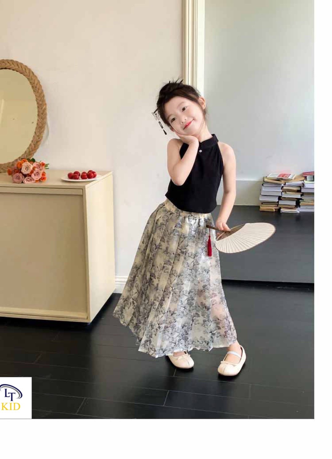 Sét áo đen cổ yếm cv voan bé gái