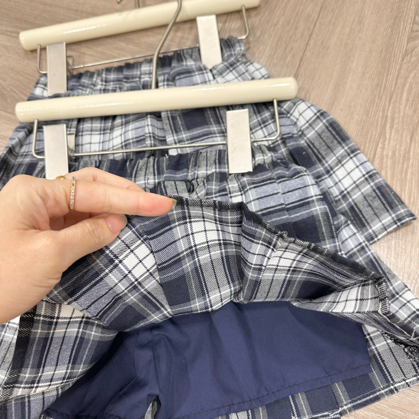Sét áo gấu cổ tròn cv kẻ đen cho bé