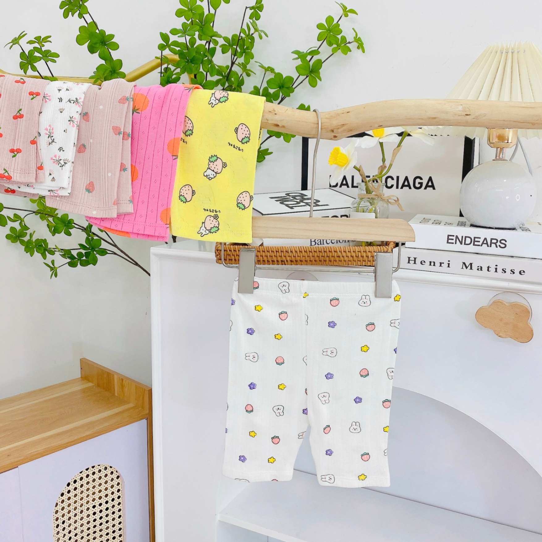 Sét 4 quần xuất dư các màu cho bé ( giao ngẫu nhiên)