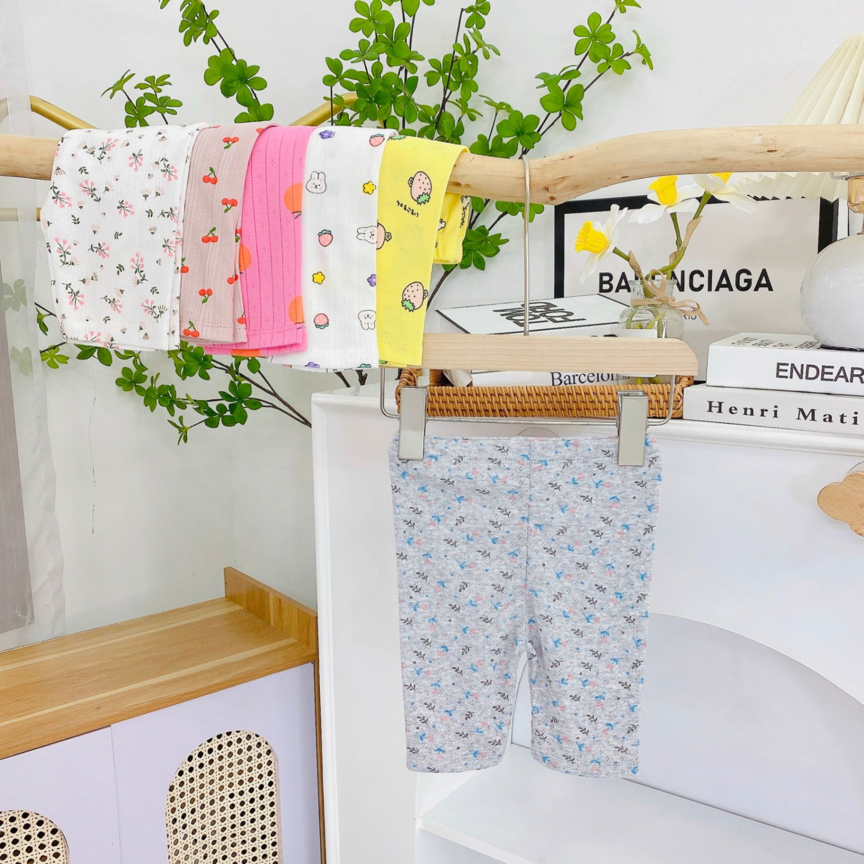 Sét 4 quần xuất dư các màu cho bé ( giao ngẫu nhiên)
